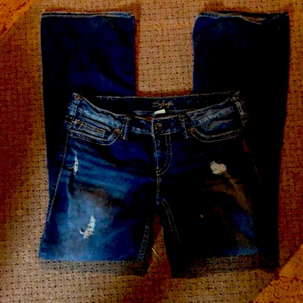Women’s Pioneer Silver Jeans DIistressed. LAST DAY!!! Sell on another site